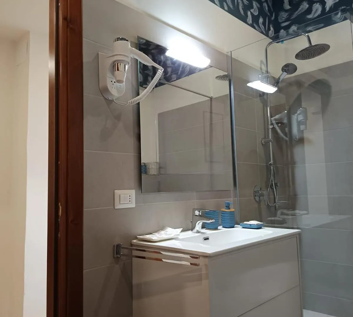D&P Suite 3 Salemi Apartman